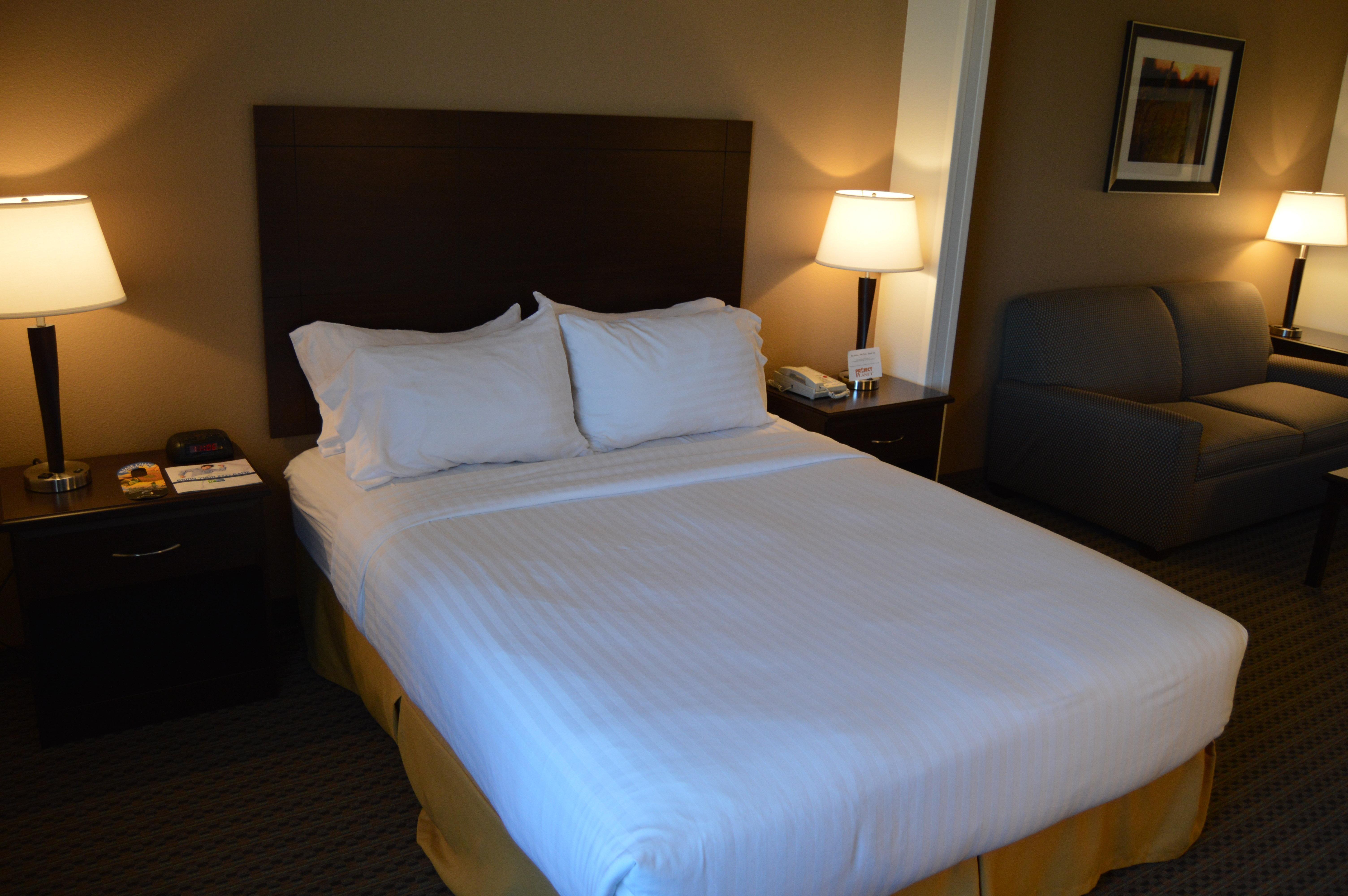 Holiday Inn Express & Suites Winner By Ihg Esterno foto