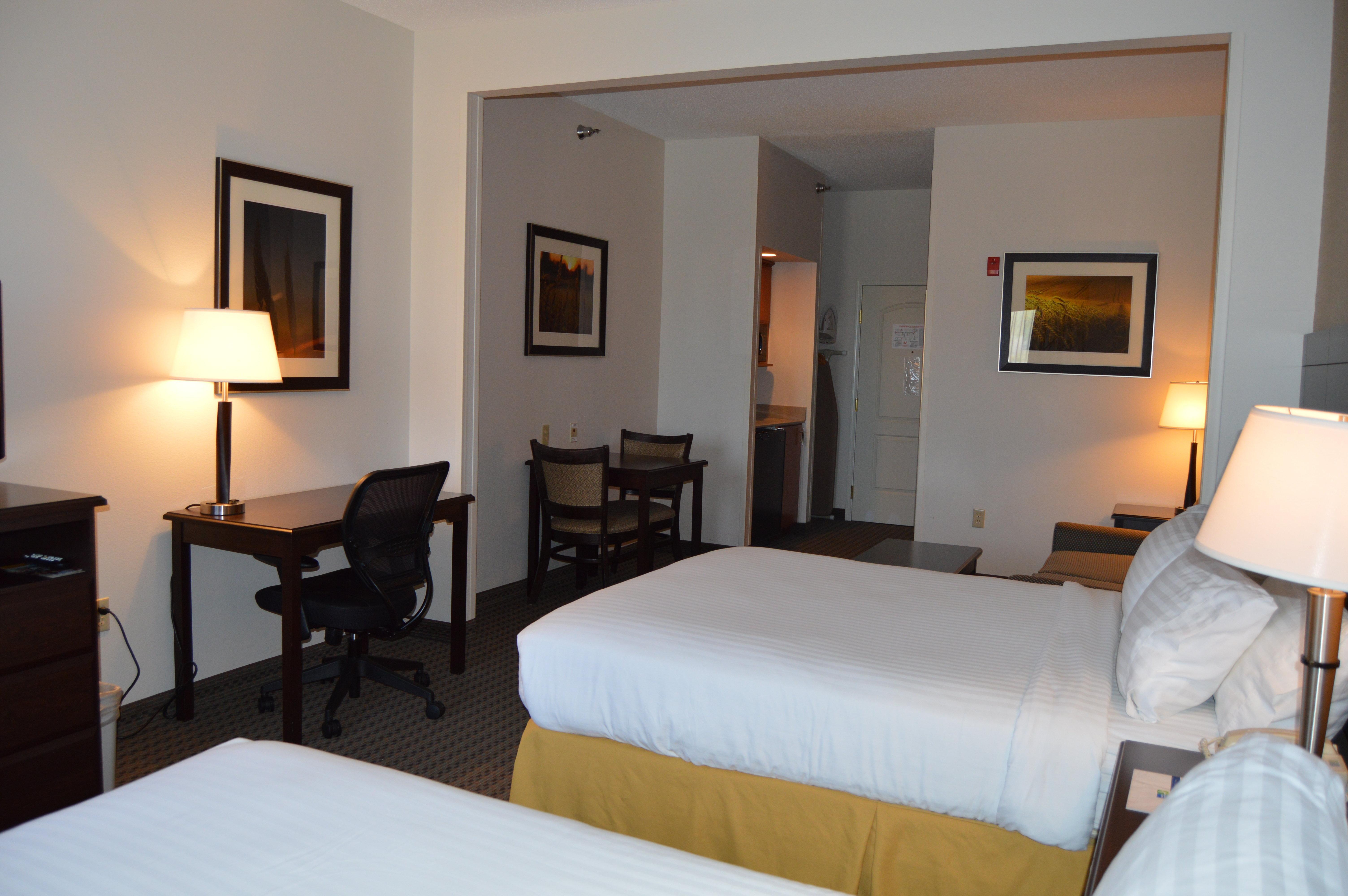 Holiday Inn Express & Suites Winner By Ihg Esterno foto