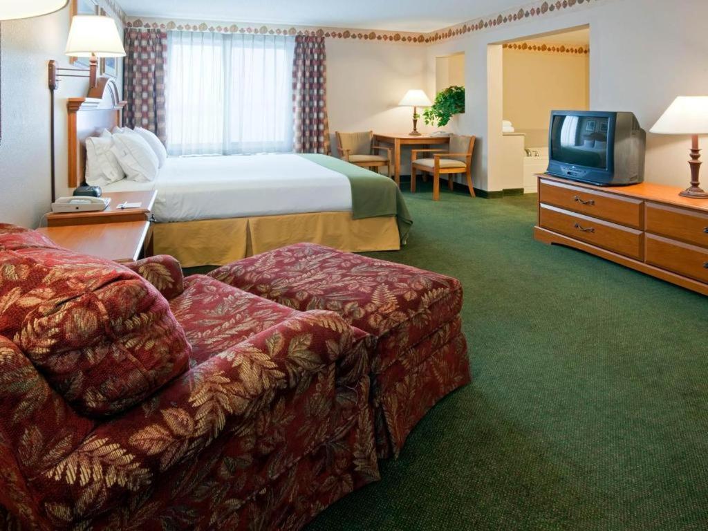 Holiday Inn Express & Suites Winner By Ihg Camera foto
