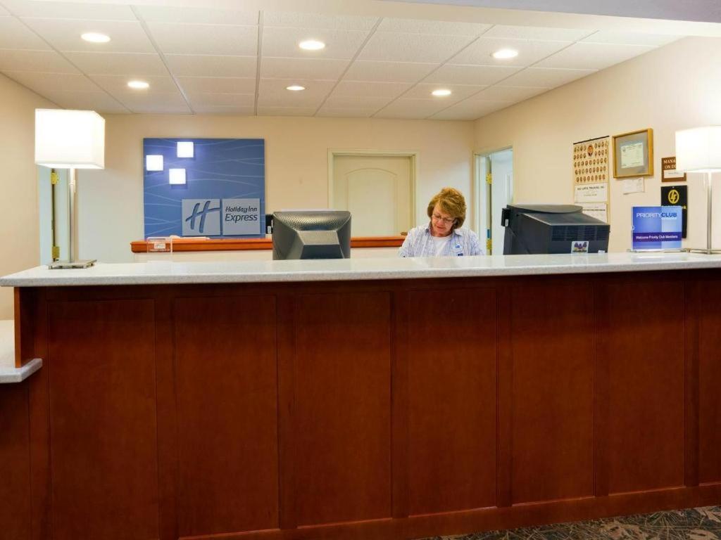 Holiday Inn Express & Suites Winner By Ihg Interno foto