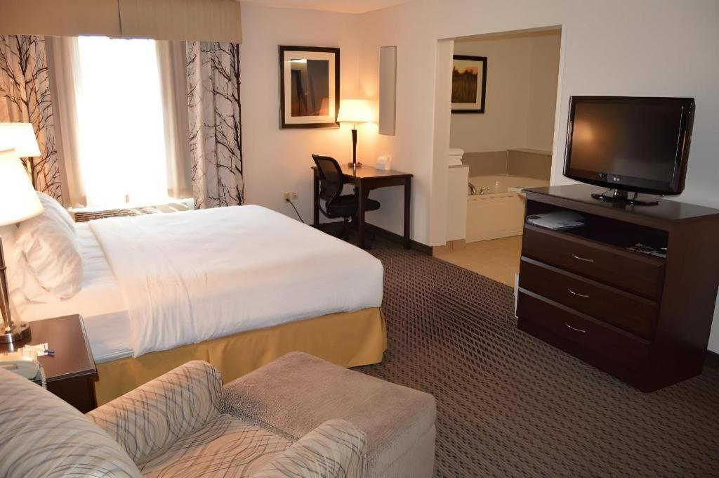 Holiday Inn Express & Suites Winner By Ihg Esterno foto